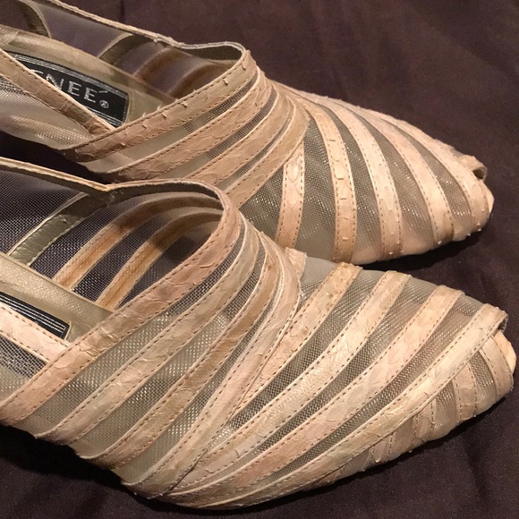 [J. Renee’] Sheer Mesh Creamy Tan Snakeskin Heel 8 - Picture 5 of 8